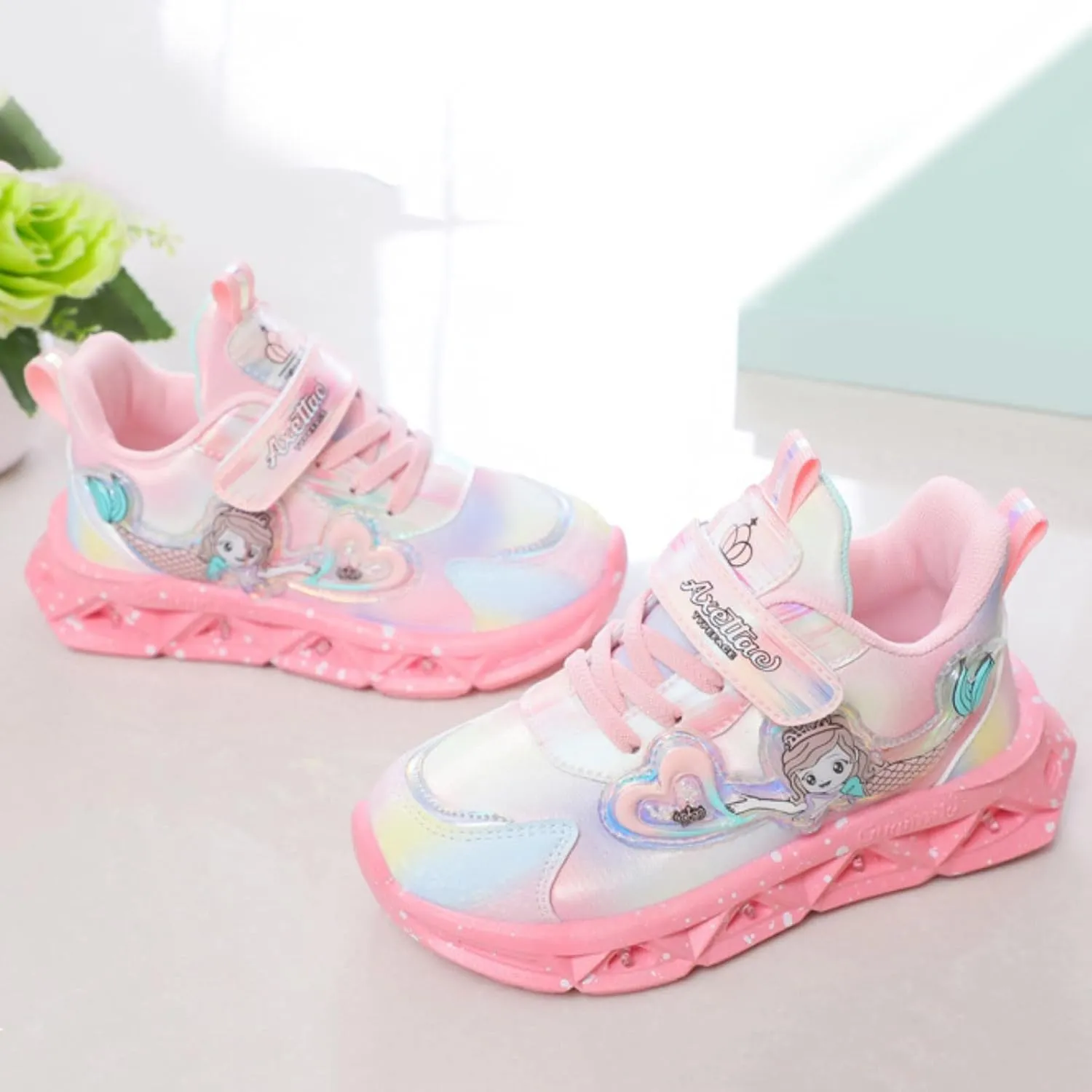 Girls?? Princess Shoes Slip On Light-Up Sneakers Mermai?? Shoes Breathable Mesh Sneakers Lightweight Running Shoes