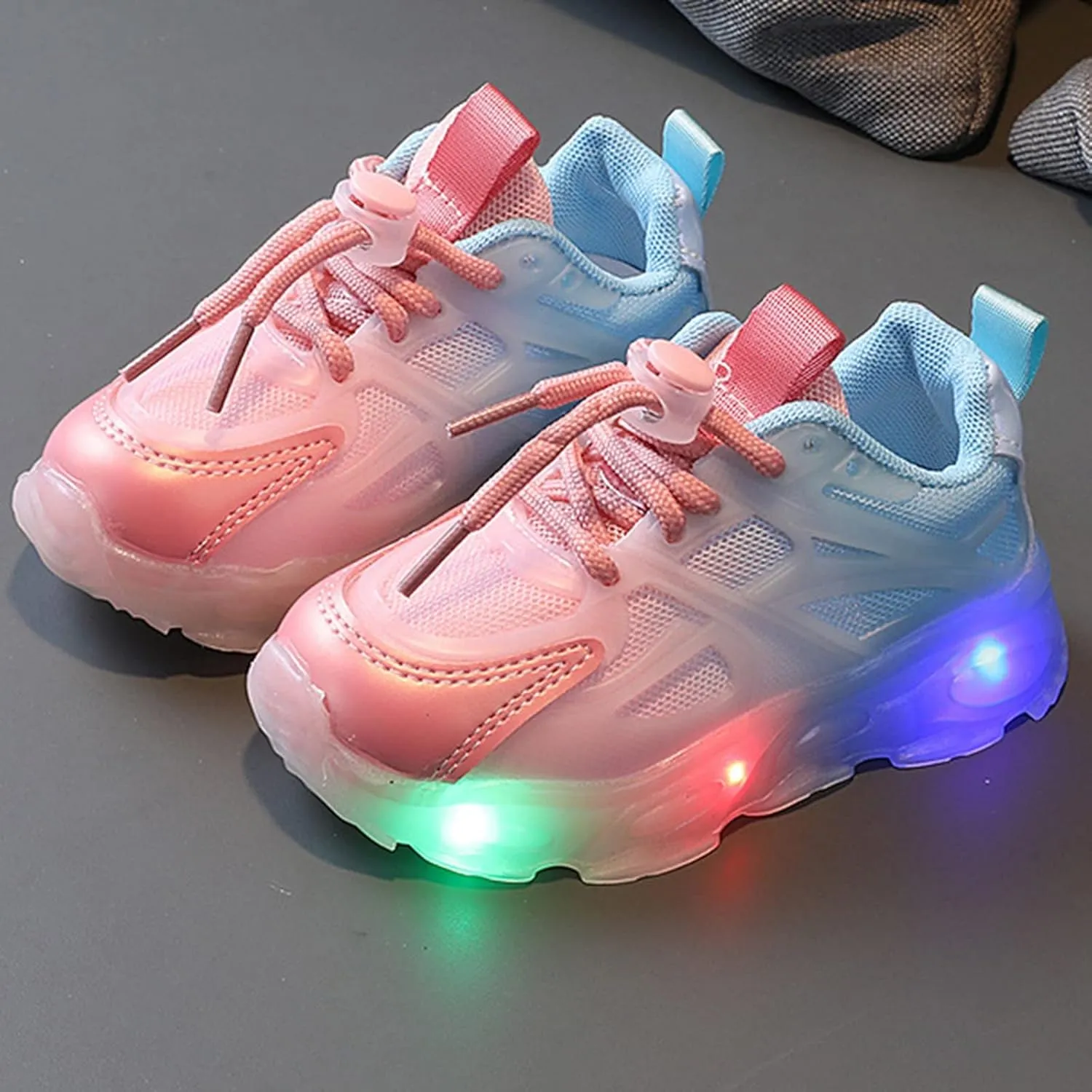 Kids Light Up Shoes Lightweight Breathable Running Sport Shoes Boys Girls Luminous Flashing Athletic Sneakers