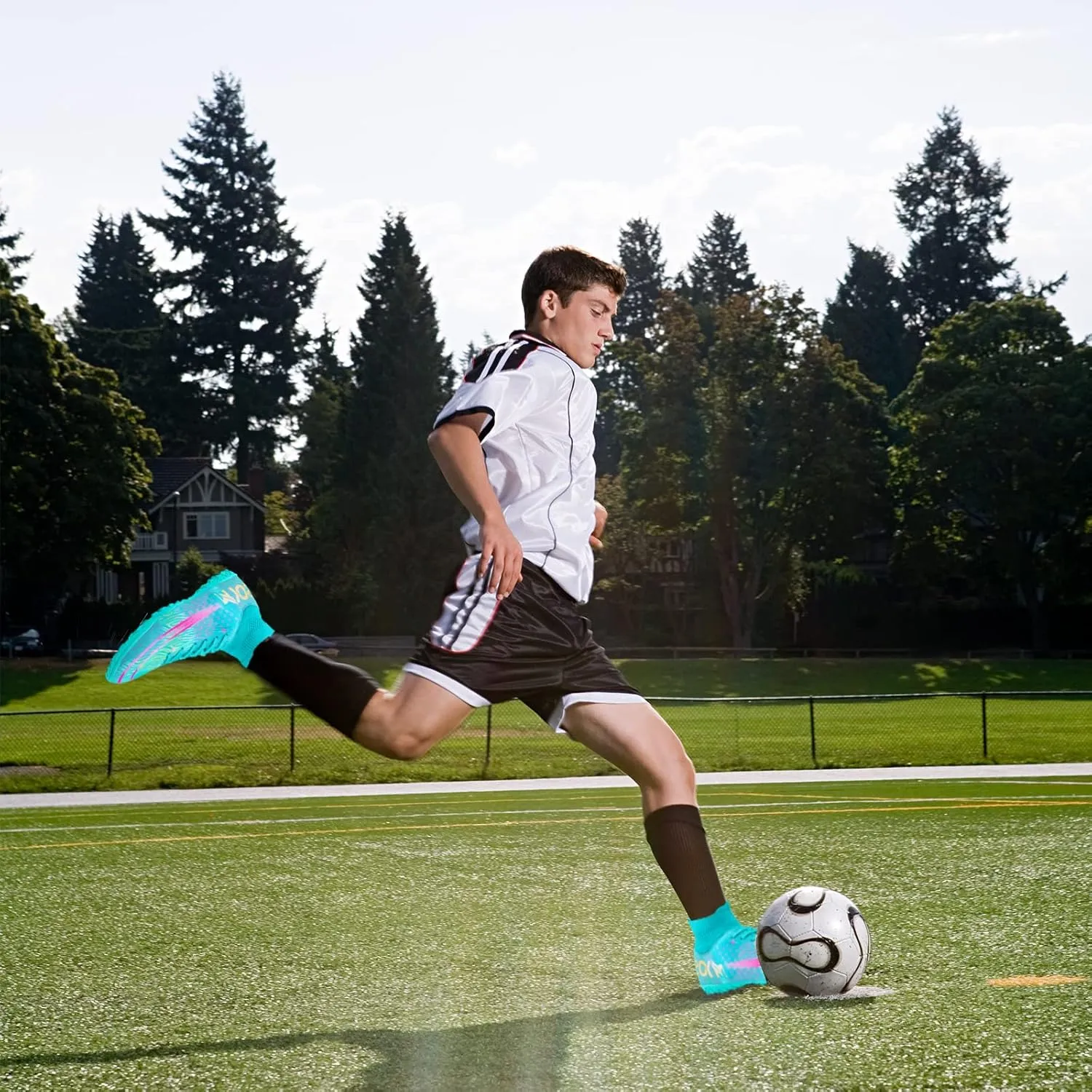 Men's Soccer Shoes Boys Professional High-Top Football Shoes Youth Outdoor Indoor Turf Soccer Cleats