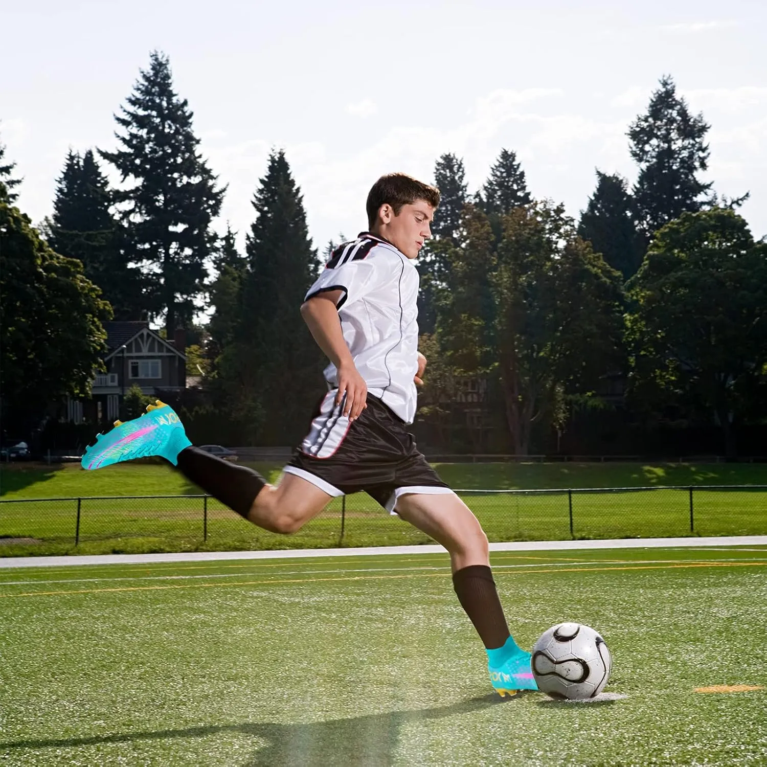 Men's Soccer Shoes Boys Professional High-Top Football Shoes Youth Outdoor Indoor Turf Soccer Cleats